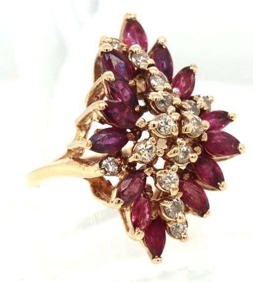 14kt Yellow gold 1.40ctw Ruby and diamond cluster ring
