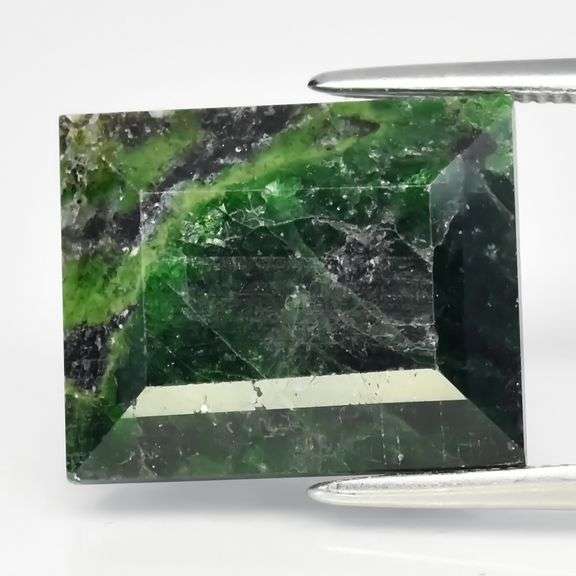 Unique! All natural! 9.05ct well marbled Tsavorite Garnet!!!