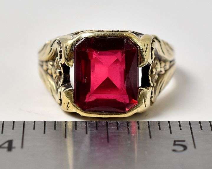 Amazing 10K Yellow Gold Synthetic Ruby Gemstone Ring