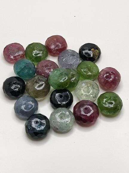 Mesmerizing spinning polychromatic gemstones, total weight of 130 carats