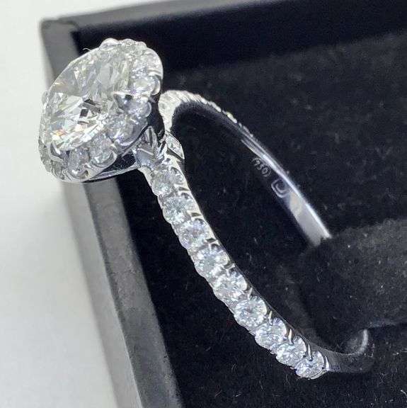 18K White Gold Round Brilliant Cut Lab Diamond Ring