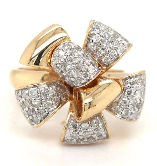 14kt Yellow gold 0.50ctw diamond pave ribbon ring