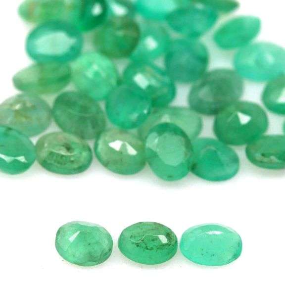 Fantastic color in this 7.37ct 32pc Emerald set!