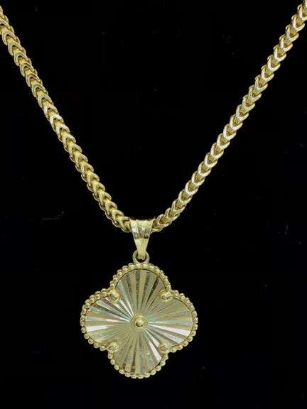 14K Yellow Gold Box Chain with Alhambra Pendant