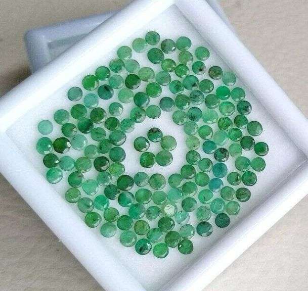 Large! 12.10ct 2mm-2.5mm round cut Emarald set!