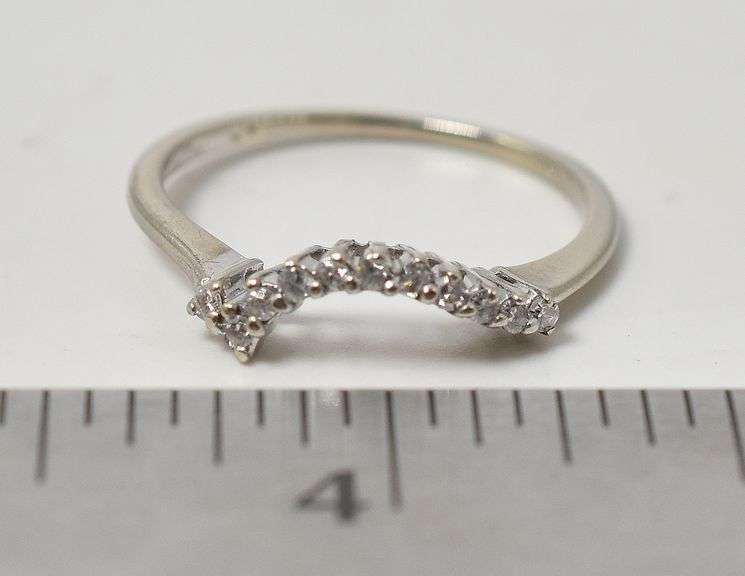 Shimmering 14K White Gold Diamond Ring