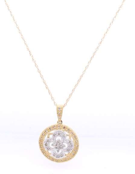 10kt Yellow Gold approximate 0.48ctw Flower Diamond Pendant on Chain