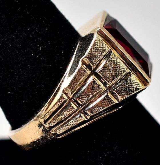 Charming 10K Yellow Gold Synthetic