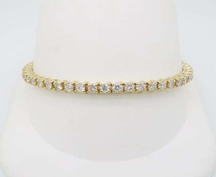 Certified 5.02CTW Earth Mined Diamond Bracelet