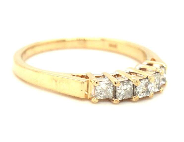 14kt Yellow gold 0.25ctw princess cut diamond band