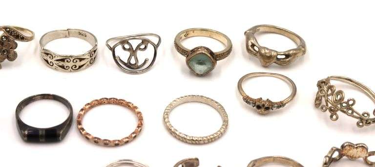 Group lot of vintage 925 sterling silver rings