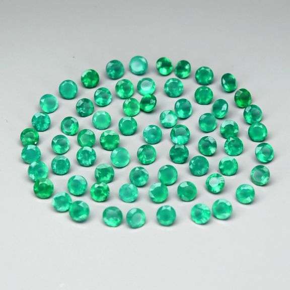 Top grade! 4.11ct emerald green Chalcedony set!