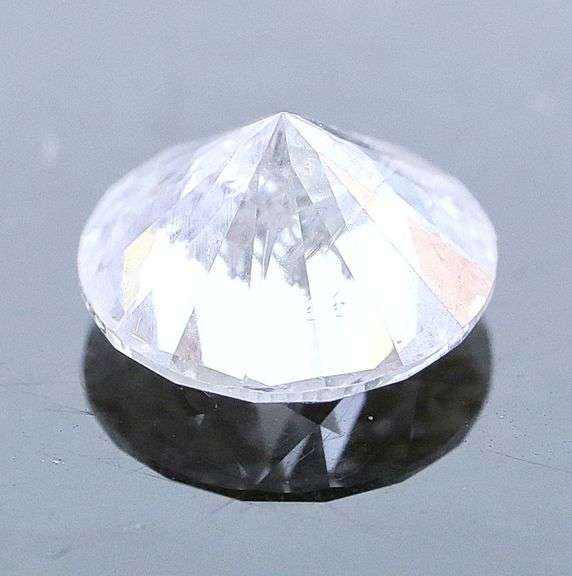 Absolutely stunning .99ct silver lab created Diamond