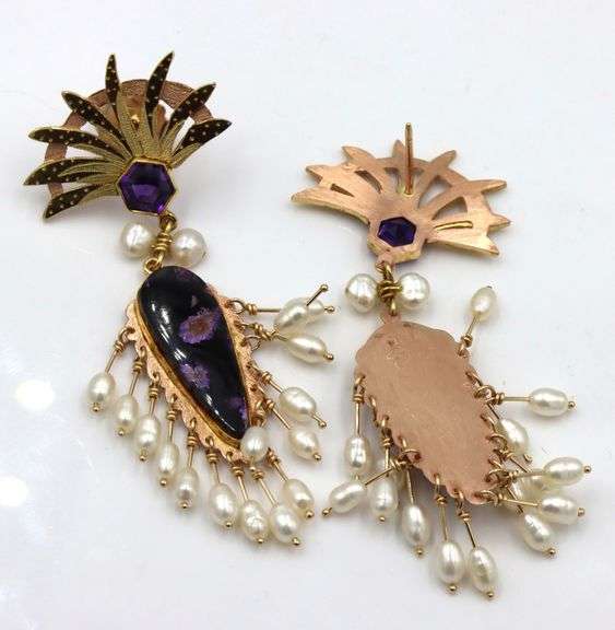 18kt Yellow gold Fancy amethyst and pearl dangle earrings