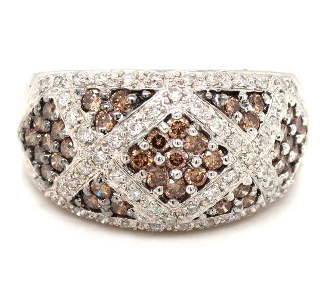 18kt White gold 1ctw brown and white diamond X ring