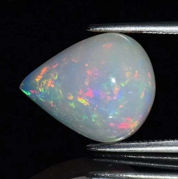 Gorgeous floral patterned 4.46ct snow white Opal