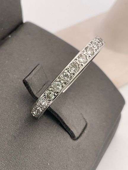 CERTIFIED BRAND NEW  14K WHITE GOLD DIAMOND BAND