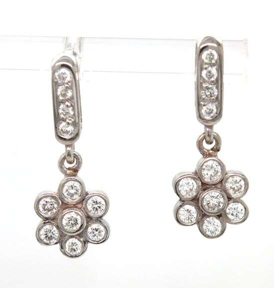 18kt White gold 1ctw diamond flower dangle earrings