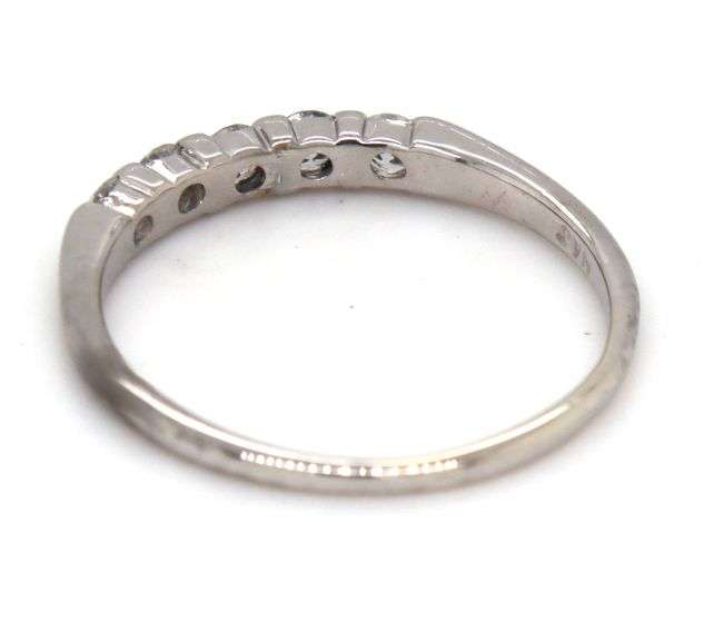 14kt White gold 0.40ctw diamond band