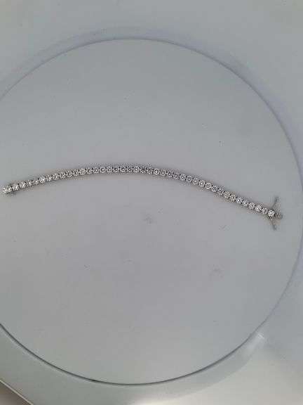 CERTIFIED BRAND NEW 14K WHITE GOLD TENNIS BRACELET. 10.00 CARATS OF DIAMONDS.