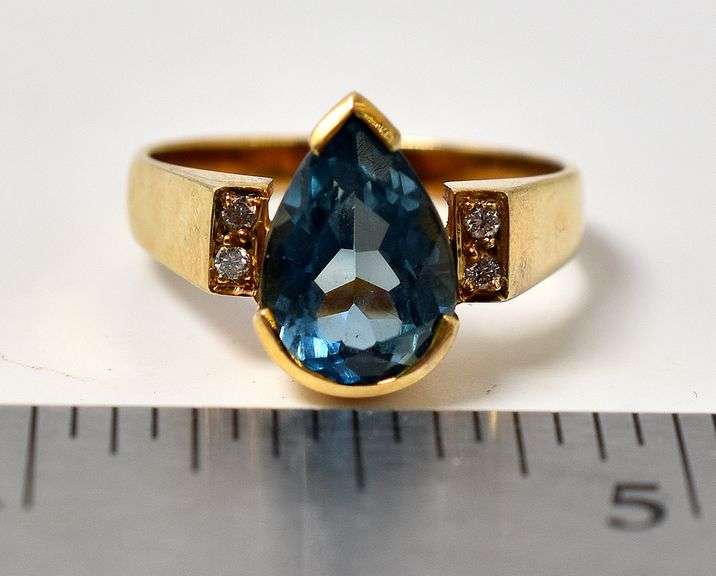 Amazing  18K Yellow Gold Blue London Topaz Gemstone and Diamond Ring