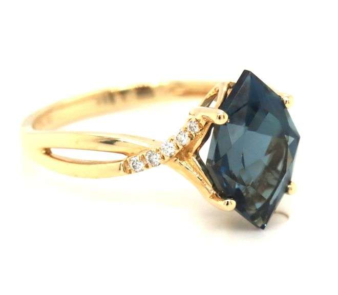 10kt Yellow gold Kite blue topaz and diamond infinity ring