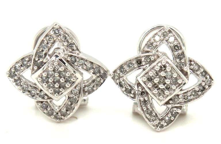 14kt White gold 0.75ctw diamond flower earrings