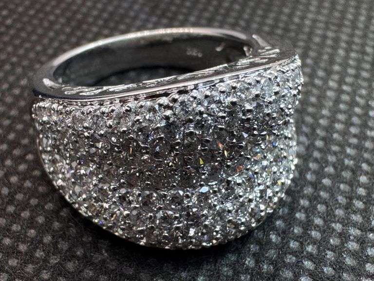 14K White Gold Diamond Cluster Ring