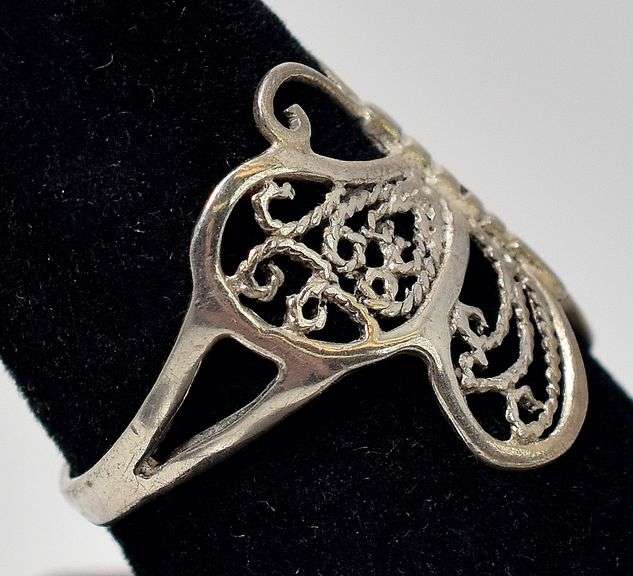 Butterfly Designed Sterling Silver Rng
