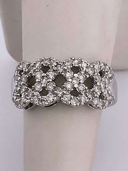 CERTIFIED BRAND NEW 14K WHITE GOLD DIAMOND ENGAGEMENT RING
