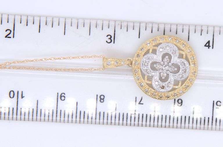 10kt Yellow Gold approximate 0.48ctw Flower Diamond Pendant on Chain