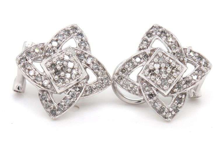 14kt White gold 0.75ctw diamond flower earrings