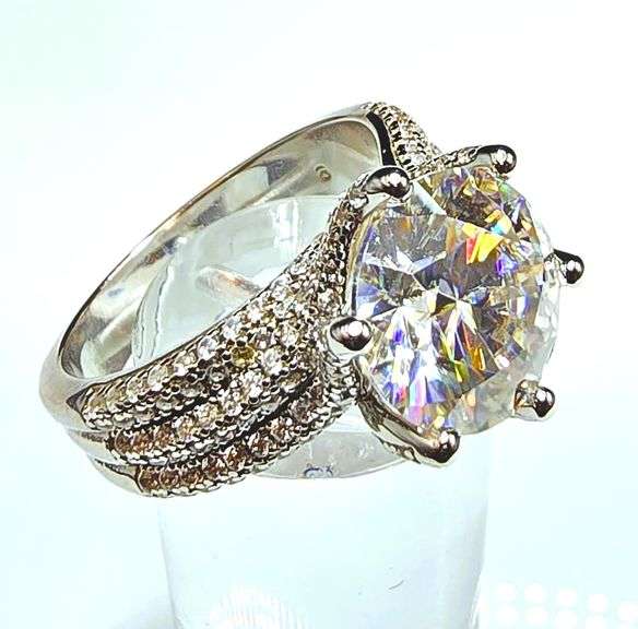 Dazzling 18 Kt Gold Plate Ladies 5 Ct Sparkling White Simulated Lab Diamond Ring