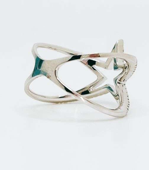18K White Gold Diamond Star Ring