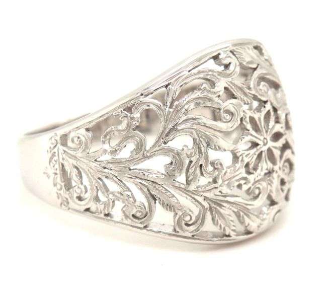 Stylish 18k White Gold Filigree Ring