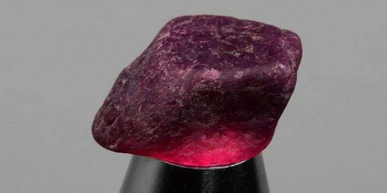 Unheated/untreated 21.15ct uncut Tanzanian Ruby!!!