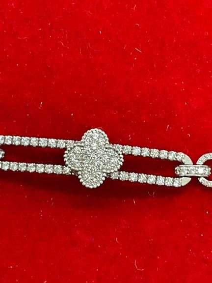 CERTIFIED BRAND NEW 14K GOLD AND DIAMOND SLIDING CLOVER BRACELET