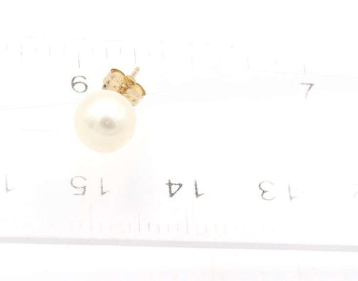 10kt Yellow gold 6.5-7mm pearl stud earrings