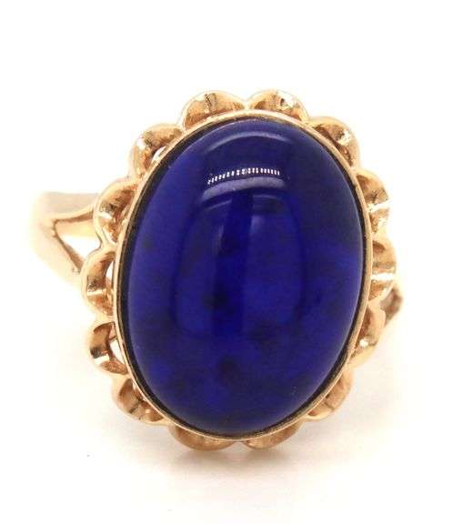 14kt Yellow gold oval Lapis cocktail ring