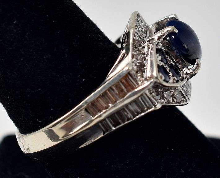 Absolutely Stunning 14K White Gold Blue Sapphire Gemstone and Diamond Ring