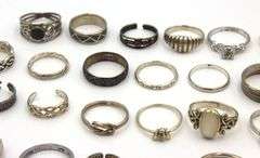 Group to of Vintage 925 sterling silver rings