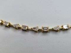 4.08ctw F, VVS1 lab grown diamond with 14k gold Bracelet