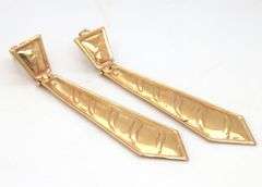 Tasteful 14k yellow Gold Dangle Earrings