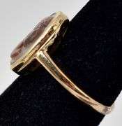 Vintage 14K Yellow Gold Shell Gemstone Cameo  Ring