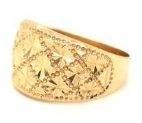 Mesmerizing 14K Yellow gold Ring