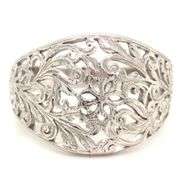 Stylish 18k White Gold Filigree Ring