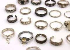 Group to of Vintage 925 sterling silver rings