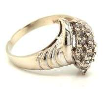 14kt White gold diamond ring