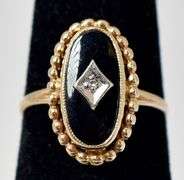 Vintage 10K Yellow Gold Black Onyx Gemstone and Diamond Ring