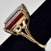 Marvelous 10K Yellow Gold Red Pinkish Gemstone Ring